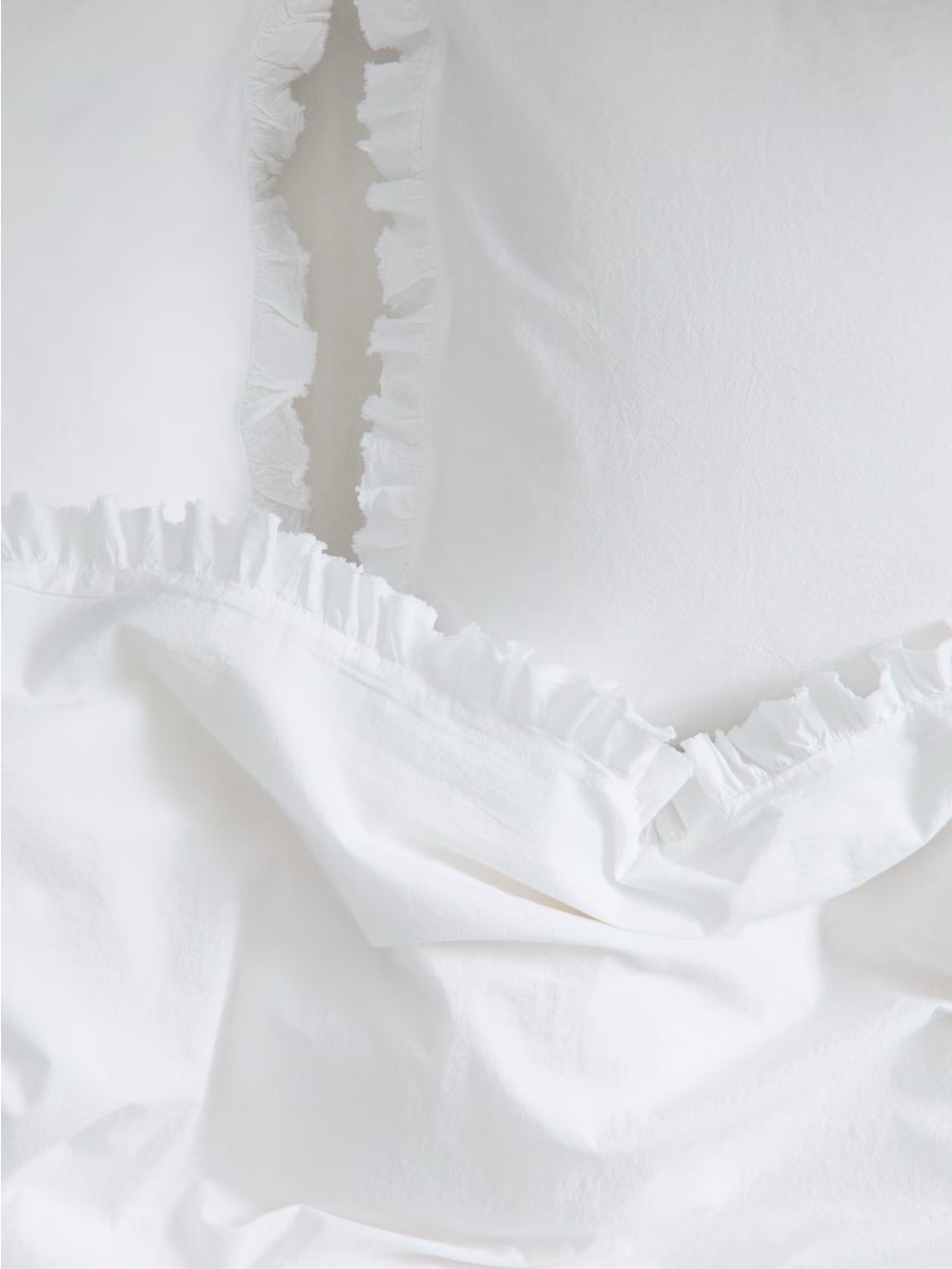 Ruffle-Trimmed King Duvet Cover and (2) King Shams